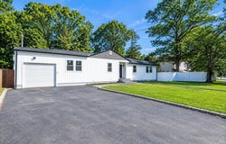 93 Putnam Avenue, West Babylon, NY 11704