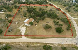 36 Crossing Dr, Harper, TX 78631