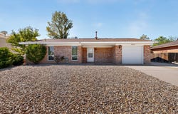 9933 Clearwater Street NW, Albuquerque, NM 87114