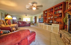 204 Sunset Dr, Llano, TX 78643