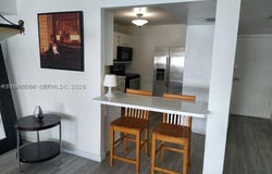 6039 Collins Ave, Miami Beach, FL 33140