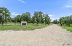 2755 Washburn Road, Luling, TX 78648