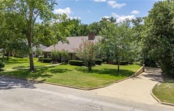 805 Copperas Drive, Caldwell, TX 77836