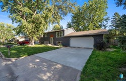 3924 S Morrow Dr, Sioux Falls, SD 57106-1246