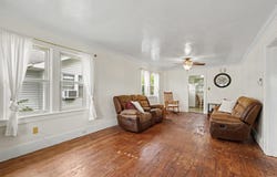 202 Strathmoor Avenue, Mishawaka, IN 46544-1555