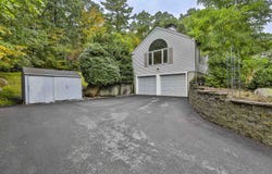 34 Joanne Drive, Hooksett, NH 03106