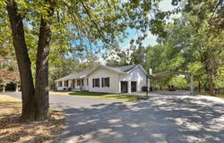 1128 E 425th Road, Bolivar, MO 65613