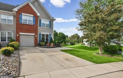 19 AUGUSTA Lane, BLACKWOOD, NJ 08012