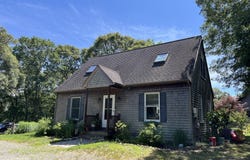323 County Road, Oak Bluffs, MA 02557