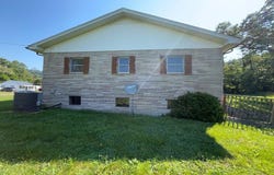1634 Main Street, Sneedville, TN 37869