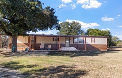 100 South St, Tow, TX 78672