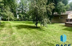 212 E College Ave, Howard, SD 57349