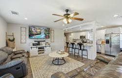 1104 W 7th St, Taylor, TX 76574