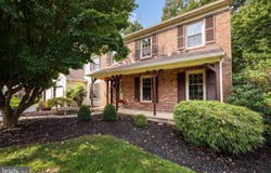 9 ROUND TREE CIR, HOCKESSIN, DE 19707