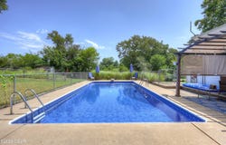 880 Oak Crest, Baxter Springs, KS 66713
