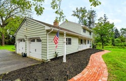 7 Pinewood Ct, Raritan Twp., NJ 08822-4909