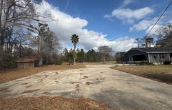 6415 George Deen Rd, Broxton, GA 31519