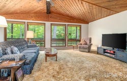 N3975 US 2 Highway, Iron Mountain, MI 49801