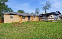 915 S 6th Street, Chickasha, OK 73018