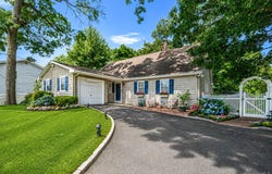 1A Richard Place, Ronkonkoma, NY 11779