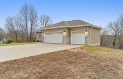 1373 Morningside Falls Boulevard, Blue Eye, MO 65611