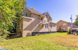 212 S 8th St, Virginia, MN 55792
