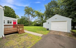 12 Park Ave, Holyoke, MA 01040