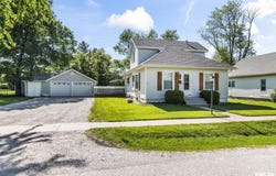 324 EDWARDS Street, Nokomis, IL 62075