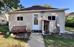 1209 E 9th St, Grand Island, NE 68801