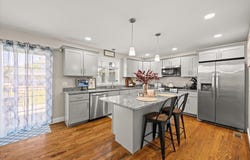 738 Hicks St, Fall River, MA 02724