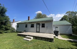 608 E 25th Avenue, Altoona, PA 16601