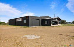 2507 West Loop, El Campo, TX 77437