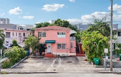 984 SW 6th St, Miami, FL 33130