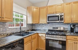 2603 Kendall Crossing, McHenry, IL 60051