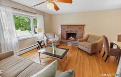 2 Hill Top View, Clinton, CT 06413