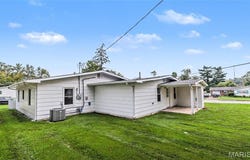 1116 E 9th Street, Rolla, MO 65401