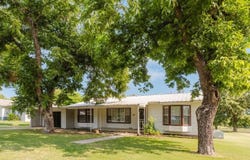649 E Short Avenue, De Leon, TX 76444