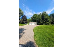 1362 Lakeshore Dr, Brooklyn, IA 52211