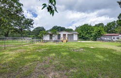 250 E Golden Oaks Drive, Mabank, TX 75156