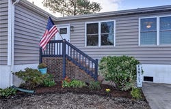 18 Ridge Road, Poquoson, VA 23662