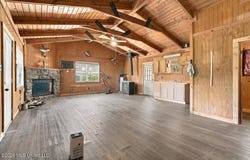 512 Oakview, Como, MS 38619