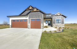 2516 E Chestnut Trl, Brandon, SD 57005