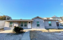304 E 11th, Del Rio, TX 78840