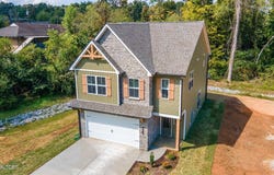611 8th Avenue, Lenoir City, TN 37771
