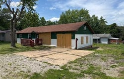 206 Mueller Drive, Cuba, MO 65453
