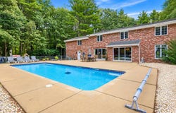 34 Old Stage Road, Hampton Falls, NH 03844