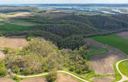Maplewood Lane, Alma, WI 54610