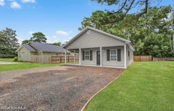 909 E 3rd Street, Darien, GA 31305