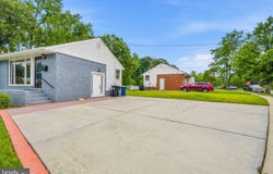 8300 CATHEDRAL Avenue, NEW CARROLLTON, MD 20784