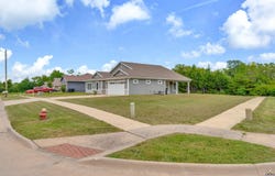 3306 SE Long ST, Topeka, KS 66605